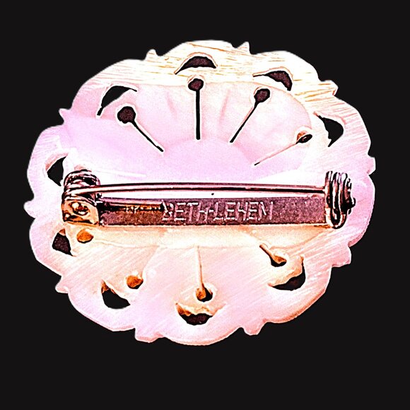 VTG Bethlehem Hand-Carved Mother-Of-Pearl 1.5" Lustrous Flower Brooch SIGNED EVC - Picture 2 of 7